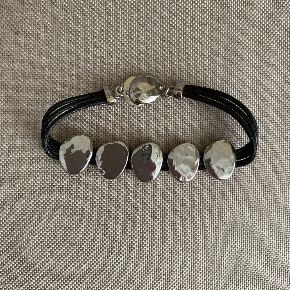 Vintage 90s Mixed Metal Bracelet Gold Silver Hammered Link Black Cord Bracelet - Picture 2 of 2